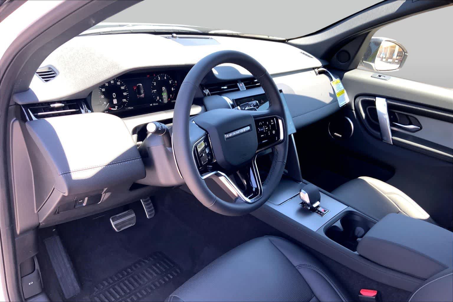 New 2026 Land Rover Discovery Sport Landmark AWD/4WD image 8