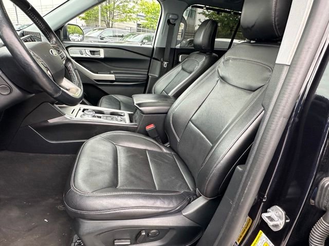 Used 2022 Ford Explorer Limited w/ Equipment Group 301A image 10
