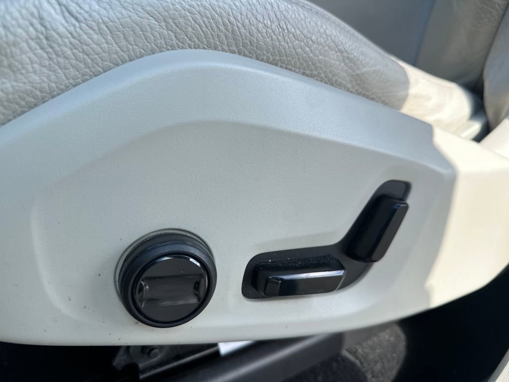 Used 2023 Volvo XC90 B5 Plus w/ Protection Package Premier image 7