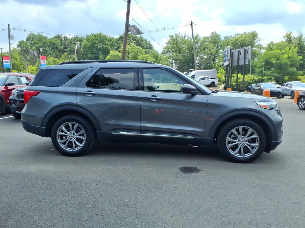 Used 2022 Ford Explorer XLT w/ Equipment Group 202A AWD/4WD image 10