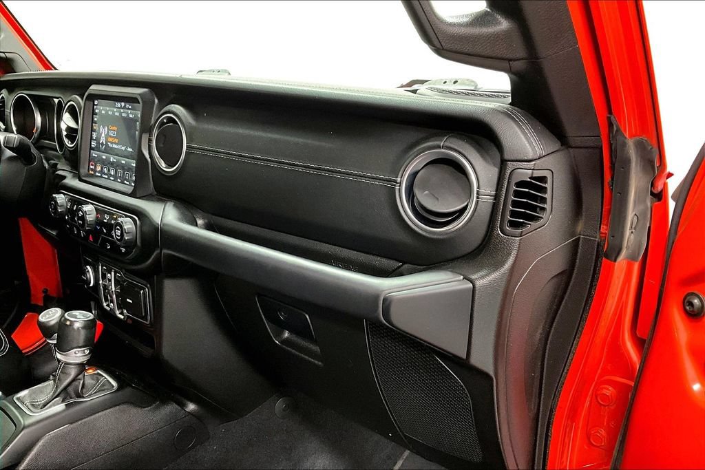 Used 2020 Jeep Wrangler Unlimited Sahara w/ Uconnect 4C Nav & Sound Group AWD/4WD image 19