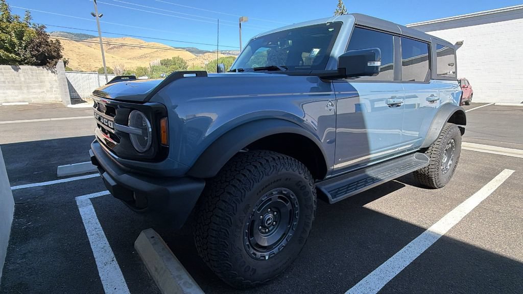 Used 2025 Ford Bronco Outer Banks w/ Sasquatch Package AWD/4WD image 4