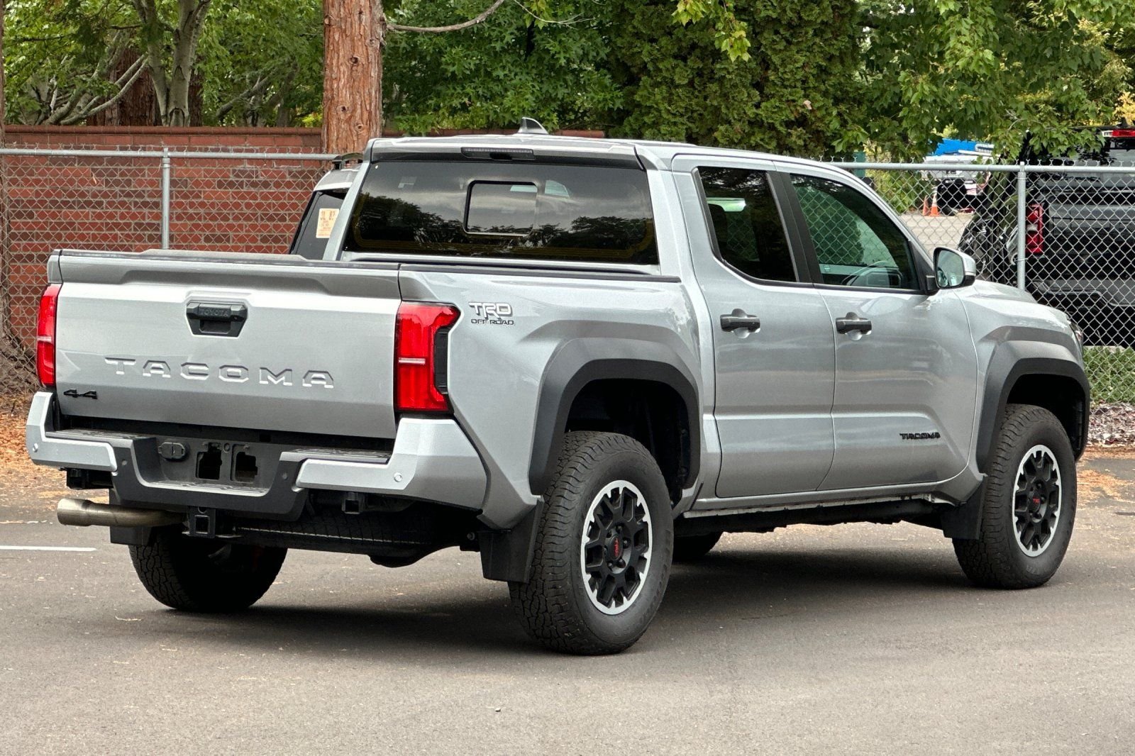 Used 2024 Toyota Tacoma TRD Off-Road AWD/4WD image 4