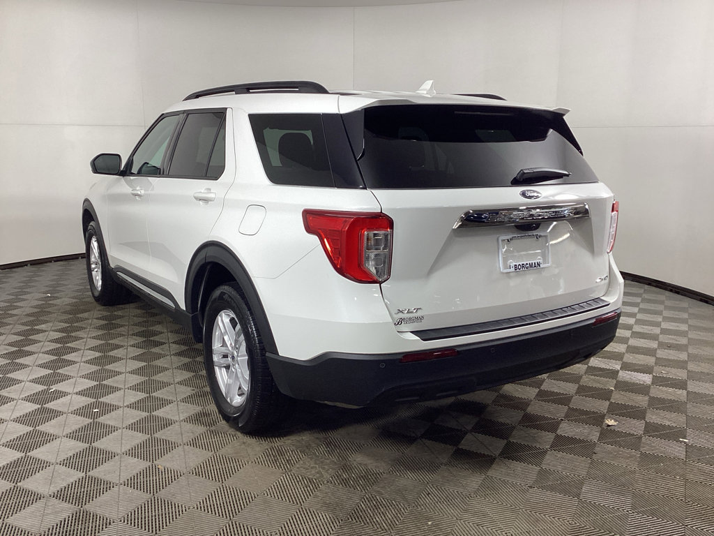 Used 2023 Ford Explorer XLT image 4