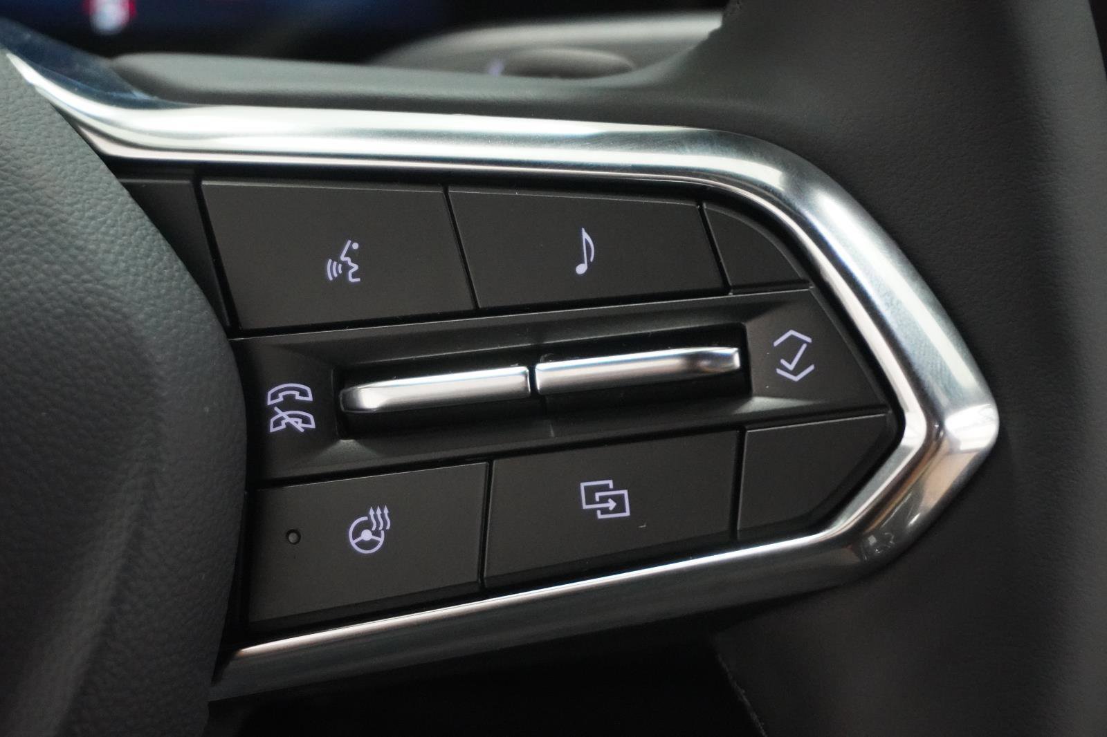 New 2026 Chevrolet Equinox ACTIV w/ Convenience Package III image 24