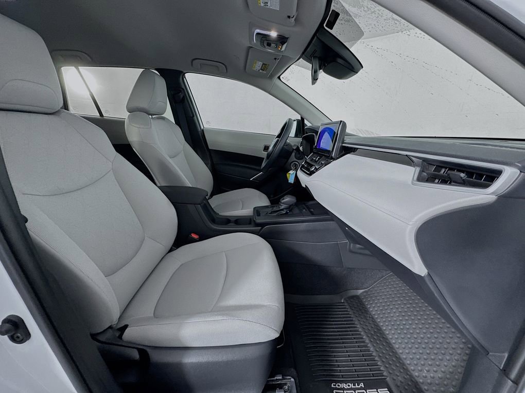 Used 2026 Toyota Corolla Cross L image 31