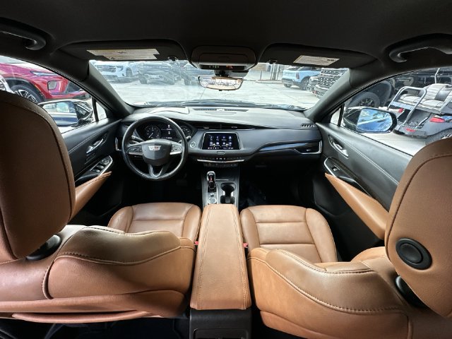Used 2023 Cadillac XT4 Premium Luxury w/ Technology Package FWD image 28