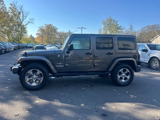Used 2016 Jeep Wrangler Unlimited Sahara w/ Connectivity Group AWD/4WD image 21