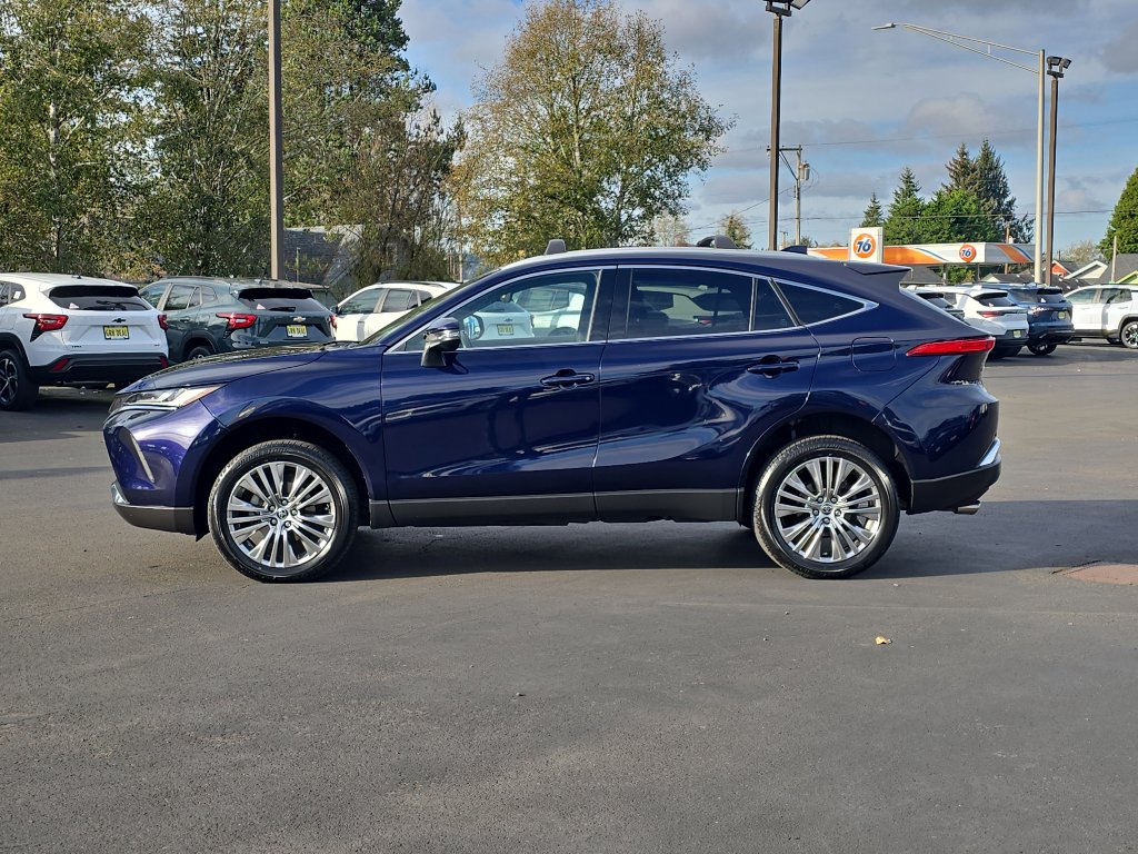 Certified 2023 Toyota Venza XLE image 6