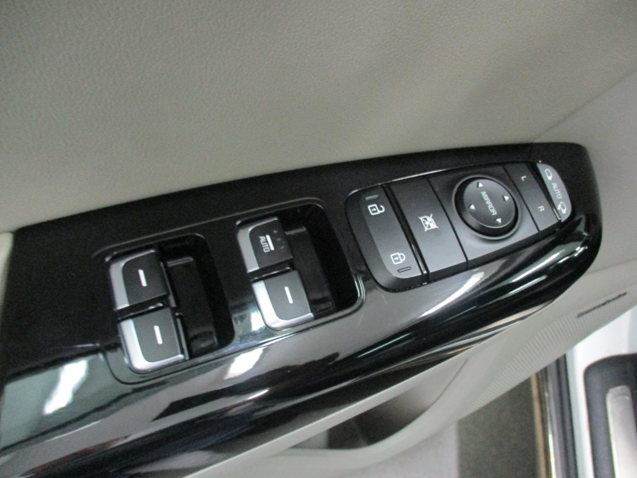 Used 2021 Kia Sportage SX image 16