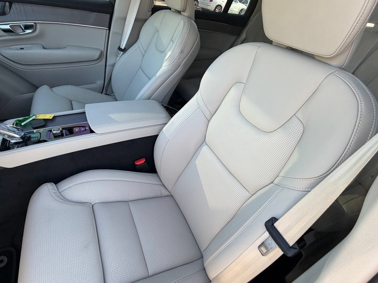 New 2027 Volvo XC90 B6 Ultra AWD/4WD image 16