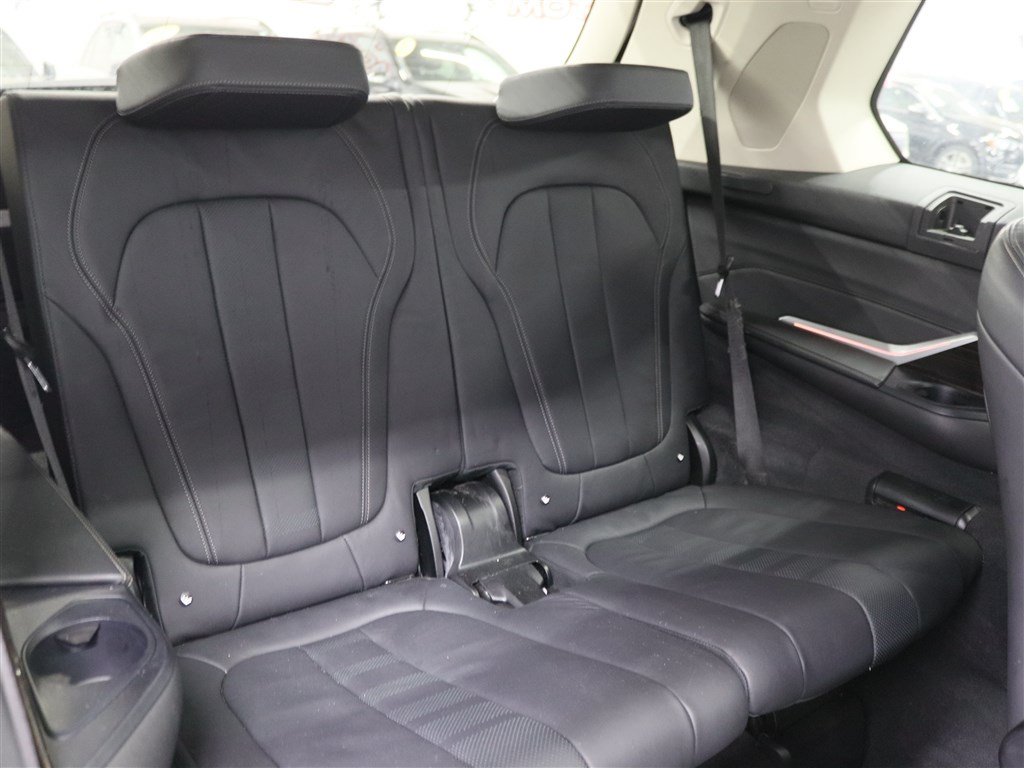 Used 2021 BMW X7 xDrive40i w/ Premium Package AWD/4WD image 23