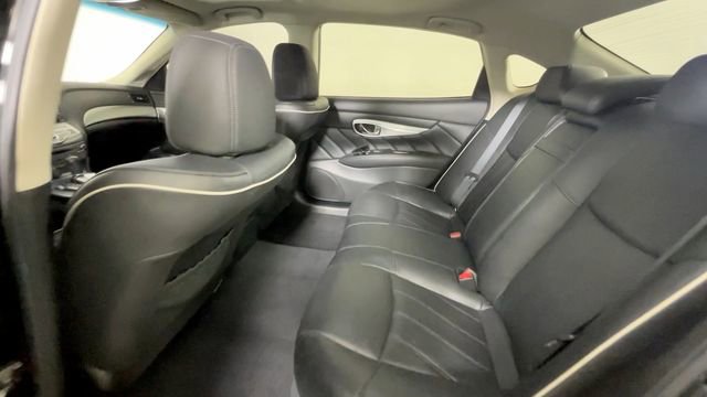 Used 2017 INFINITI Q70 L 3.7 AWD/4WD image 15