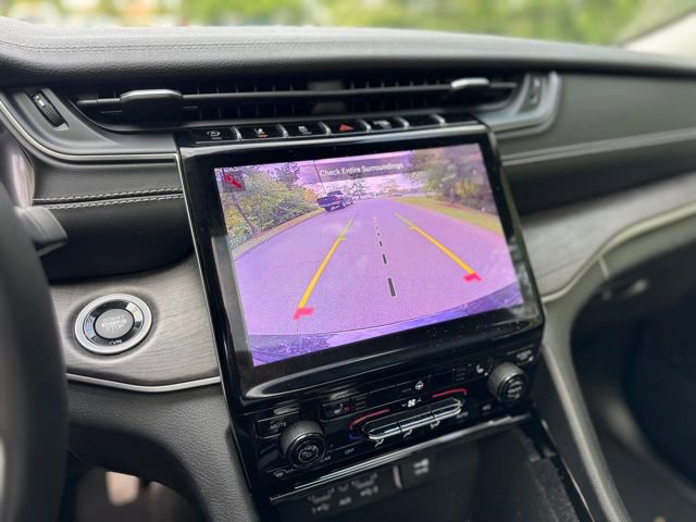 Certified 2022 Jeep Grand Cherokee Limited AWD/4WD image 17