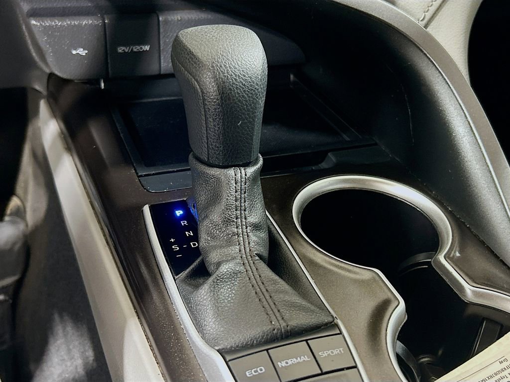 Used 2024 Toyota Camry LE FWD image 14