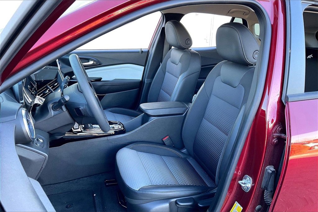 Used 2025 Chevrolet Trax LT image 23