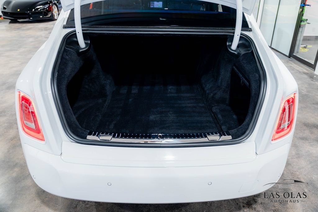 Used 2024 Rolls-Royce Phantom Sedan RWD image 64