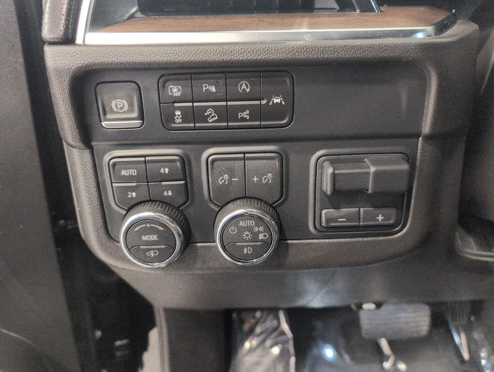 Certified 2025 Chevrolet Tahoe High Country AWD/4WD image 10