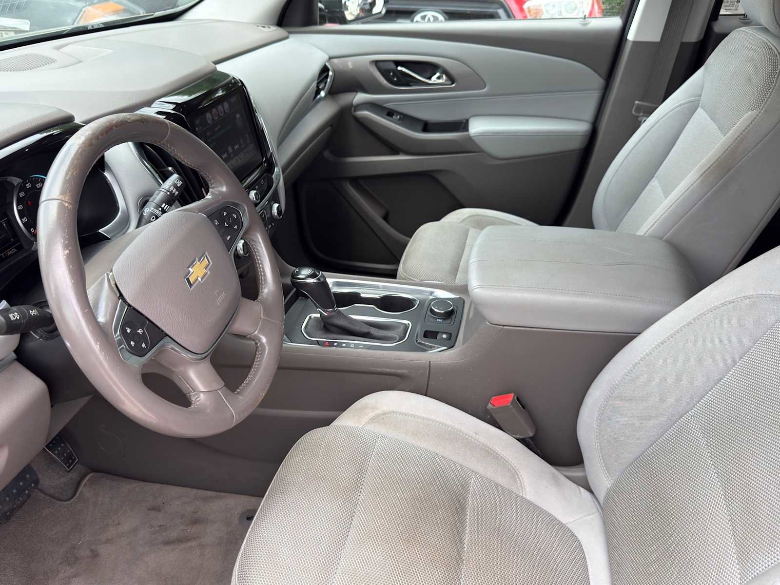 Used 2019 Chevrolet Traverse LT FWD image 9