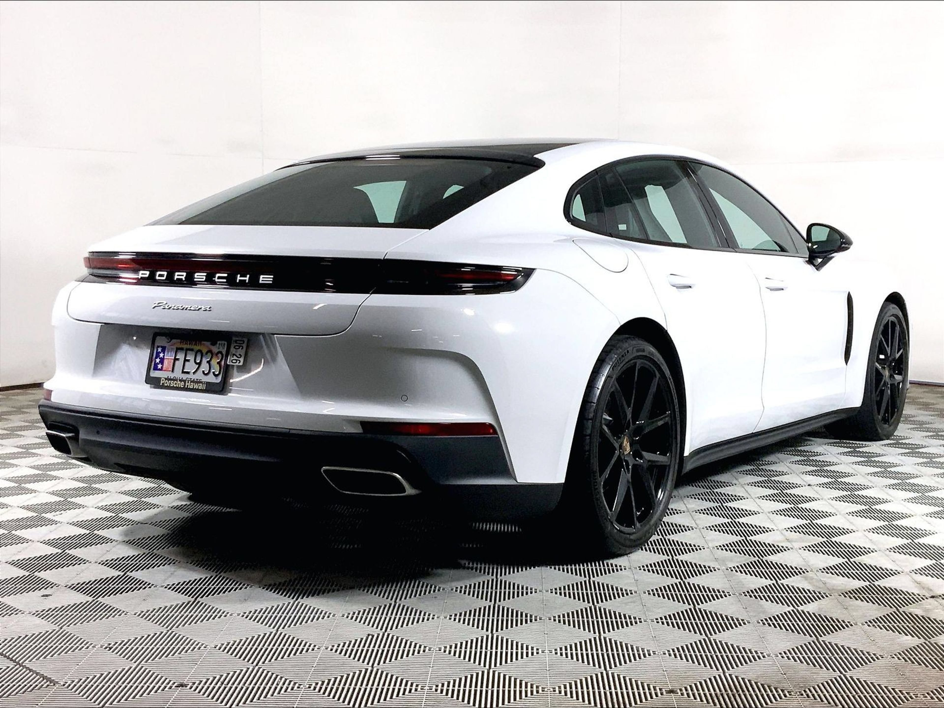 Certified 2024 Porsche Panamera 4 AWD/4WD image 9