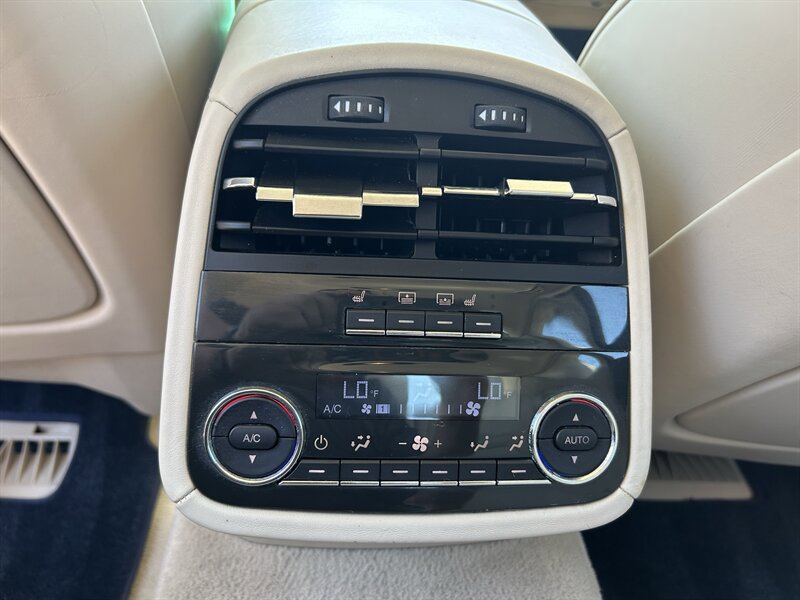 Used 2014 Maserati Quattroporte GTS RWD image 24