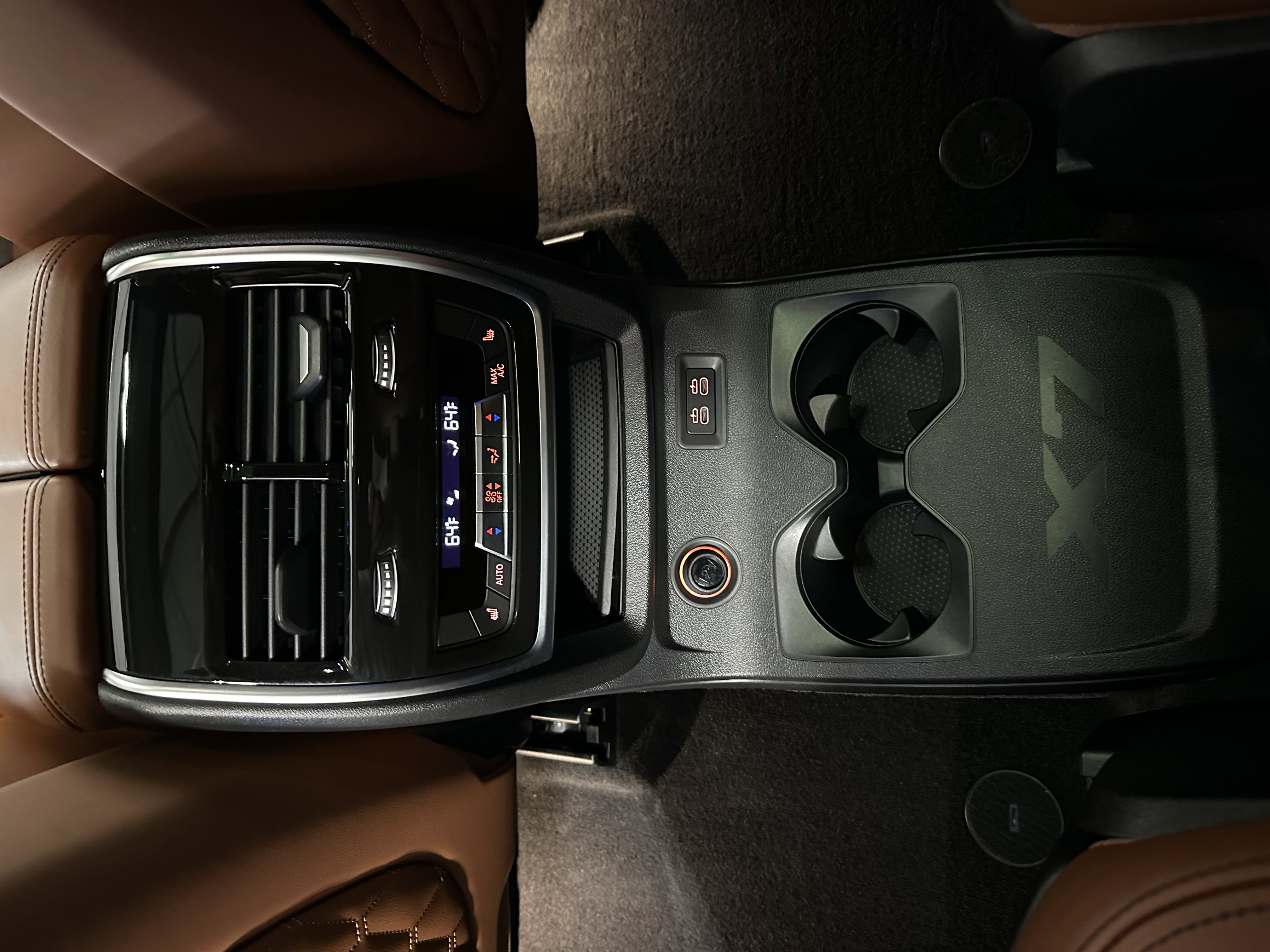 Used 2025 BMW ALPINA XB7 AWD/4WD image 46