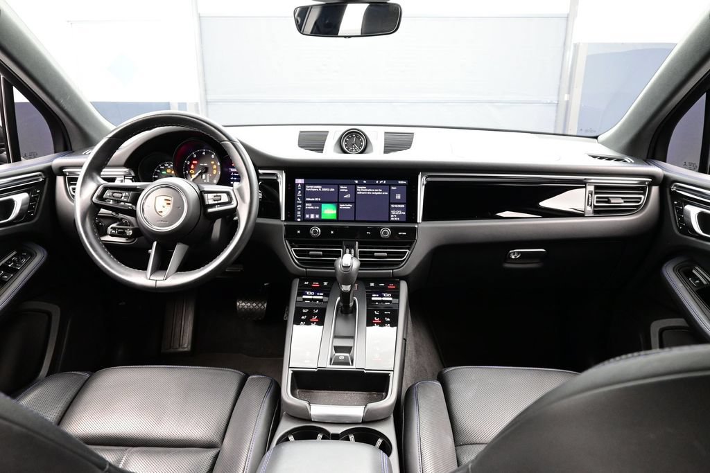 Certified 2023 Porsche Macan AWD/4WD image 20