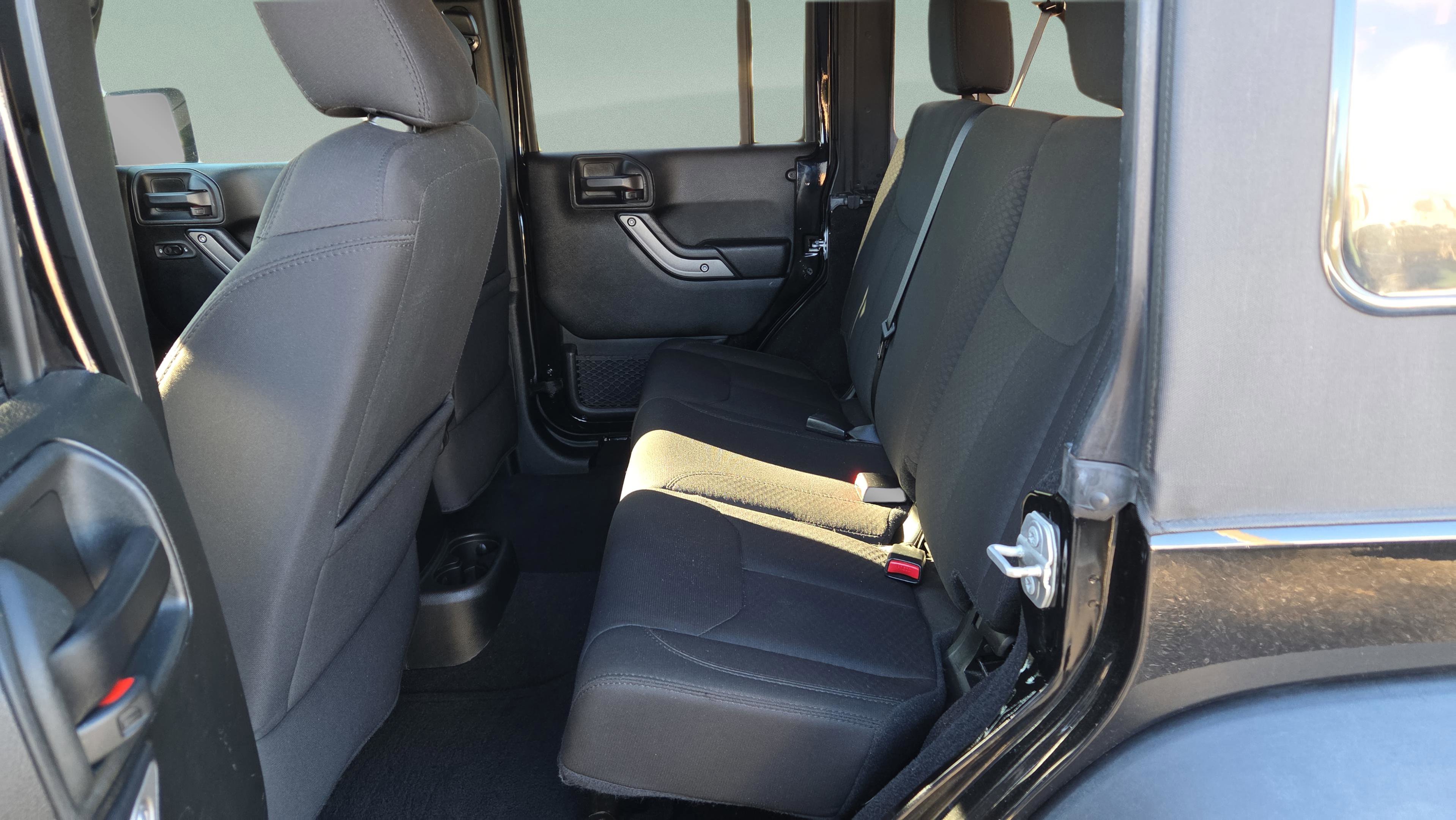 Used 2018 Jeep Wrangler Unlimited Sport S image 31