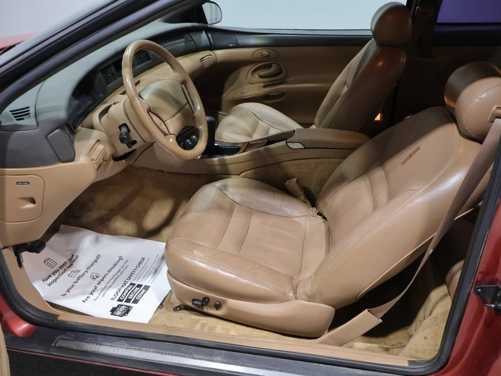 Used 1996 Lincoln Mark VIII RWD image 10