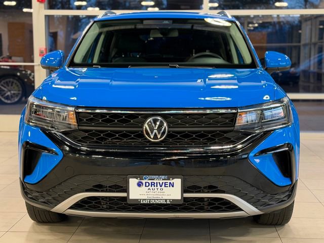 Used 2022 Volkswagen Taos SE image 2