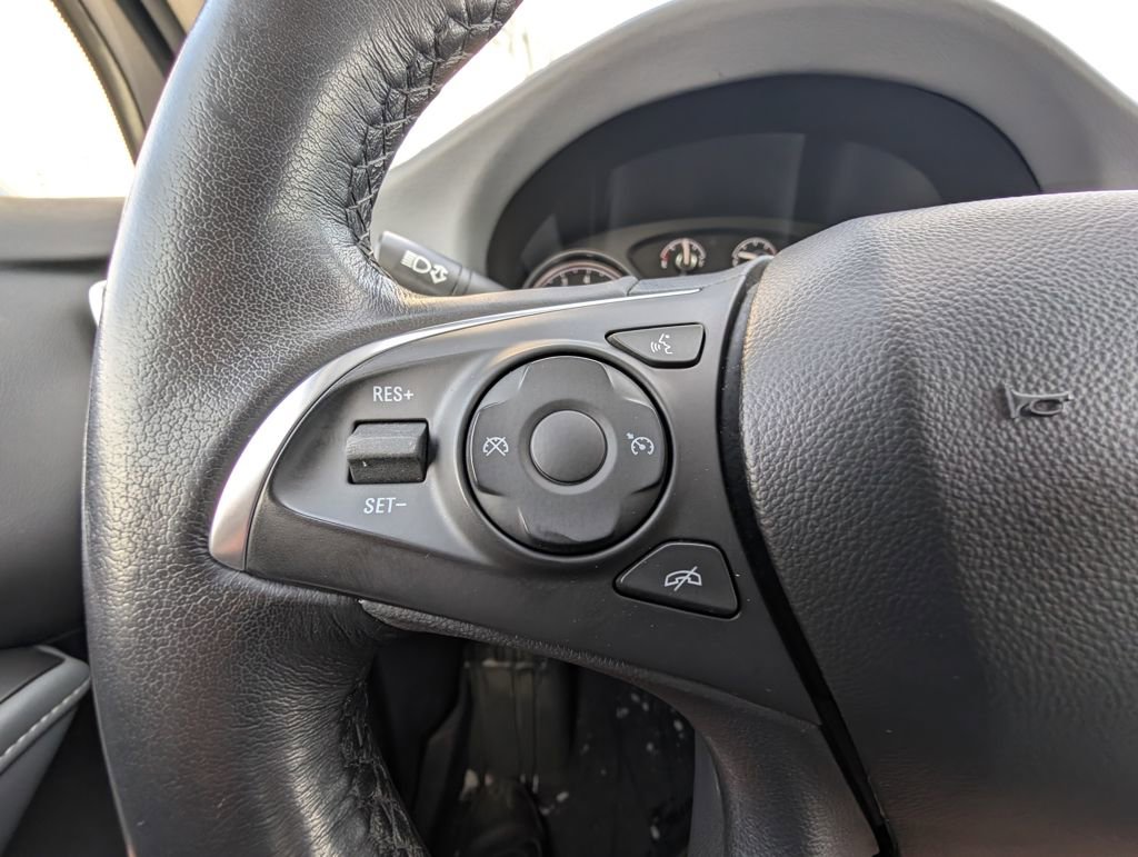Used 2021 Buick Enclave Essence w/ Sound and Sites Package AWD/4WD image 26
