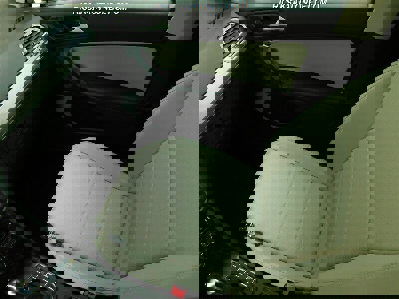 Used 2019 Volkswagen Tiguan SEL image 18