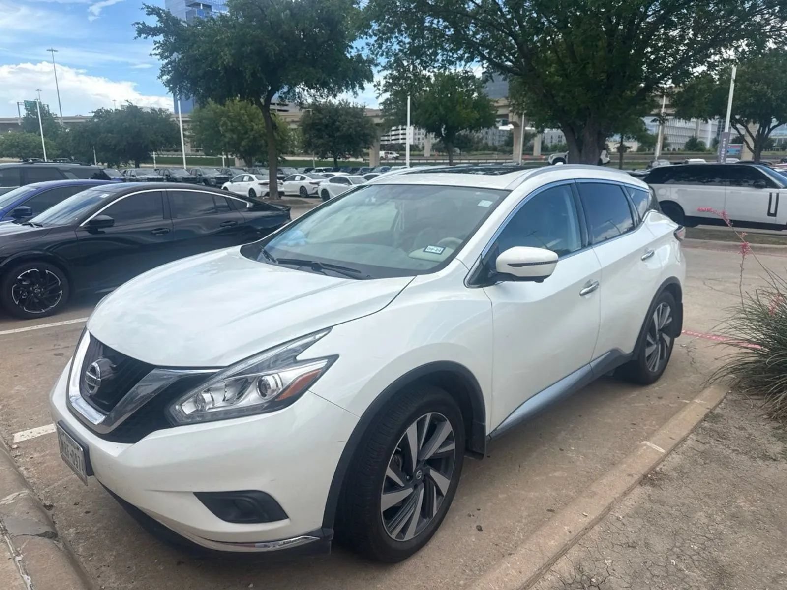 Used 2017 Nissan Murano Platinum w/ Platinum Technology Package FWD image 11