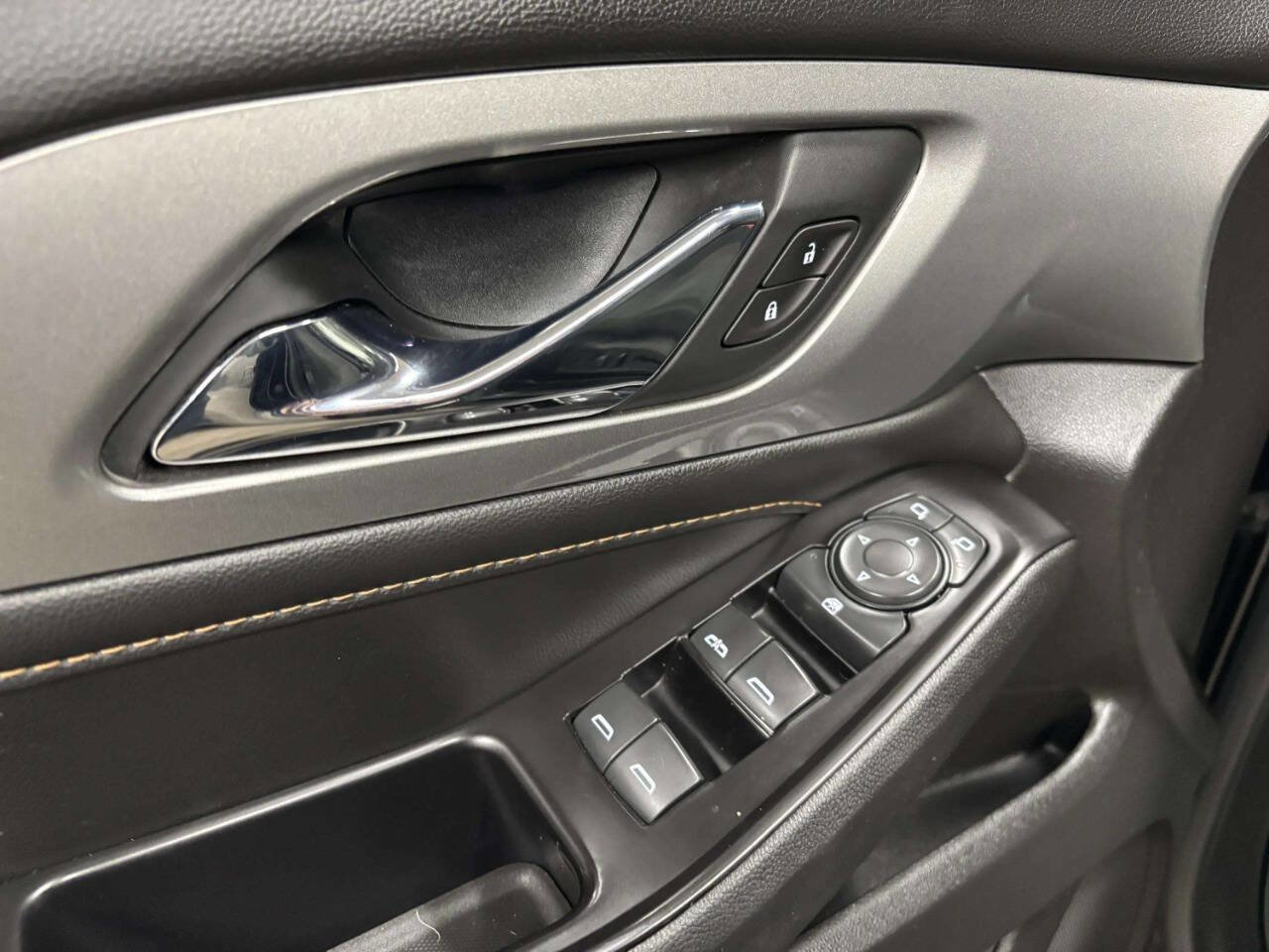 Used 2018 Chevrolet Traverse LT w/ LPO, Floor Liner Package image 12