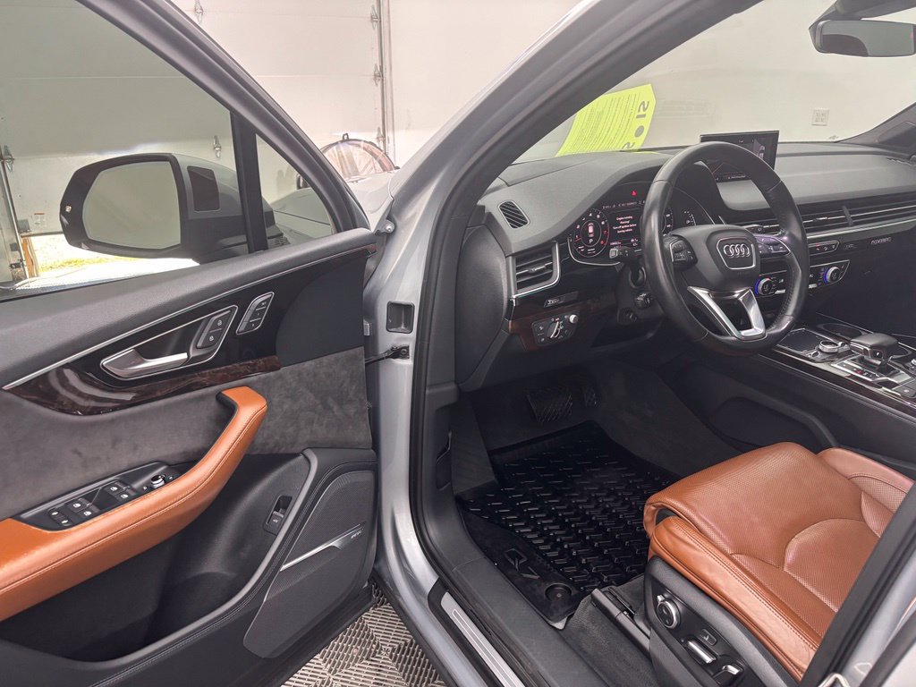 Used 2017 Audi Q7 3.0T Prestige AWD/4WD image 16