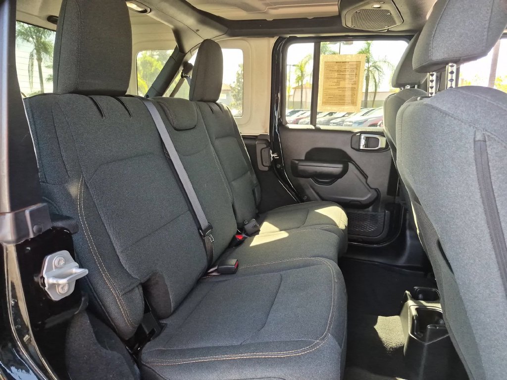 Used 2025 Jeep Wrangler Unlimited Sport AWD/4WD image 30