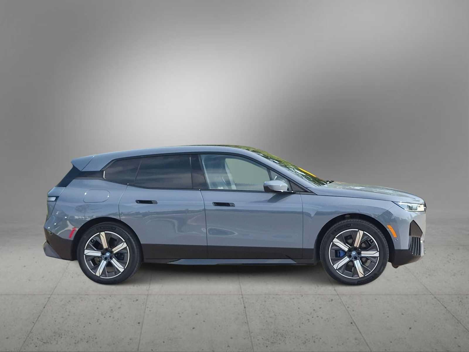 Used 2024 BMW iX xDrive50 w/ Premium Package AWD/4WD image 9