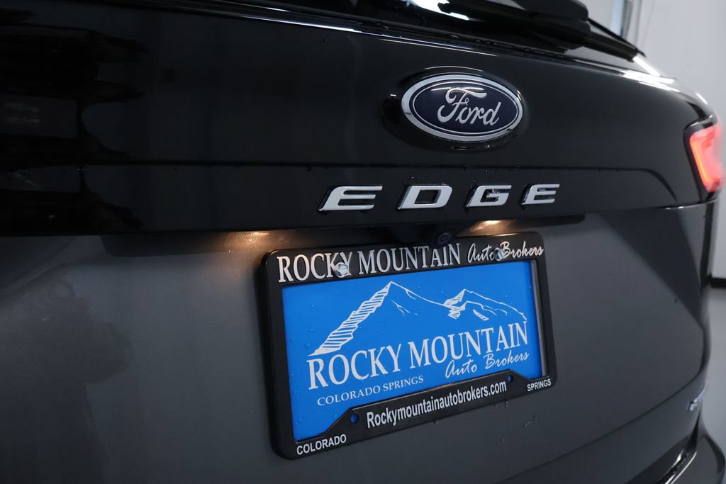 Used 2024 Ford Edge Titanium AWD/4WD image 9