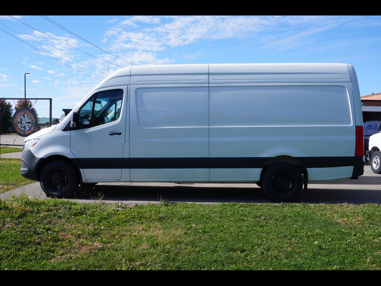 Used 2025 Mercedes-Benz Sprinter 2500 image 1