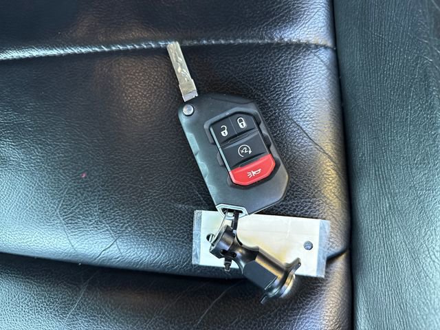 Used 2018 Jeep Wrangler Unlimited Sahara image 31