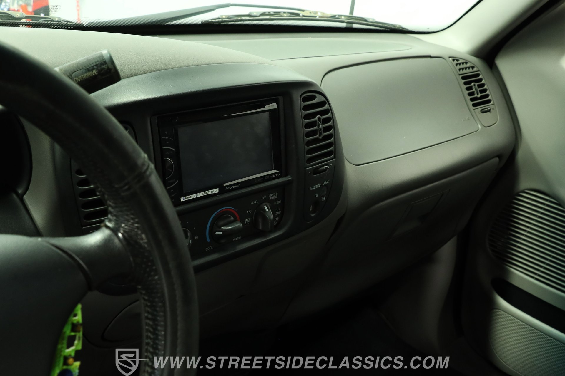 Used 2003 Ford F150 Lightning RWD image 36