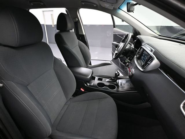 Used 2019 Kia Sorento LX image 44