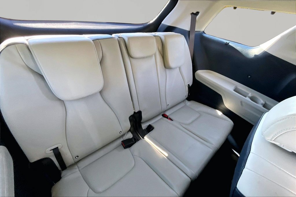 Used 2025 Kia Carnival EX FWD image 20