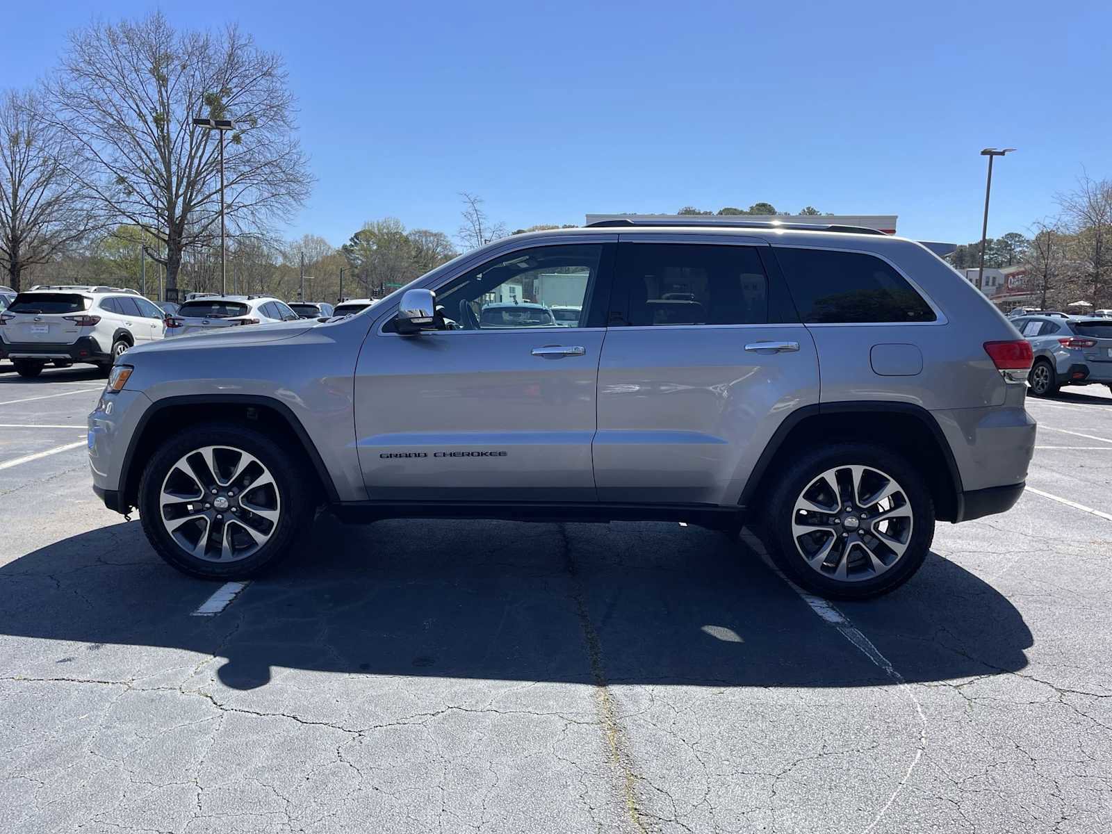 Used 2018 Jeep Grand Cherokee Limited image 2