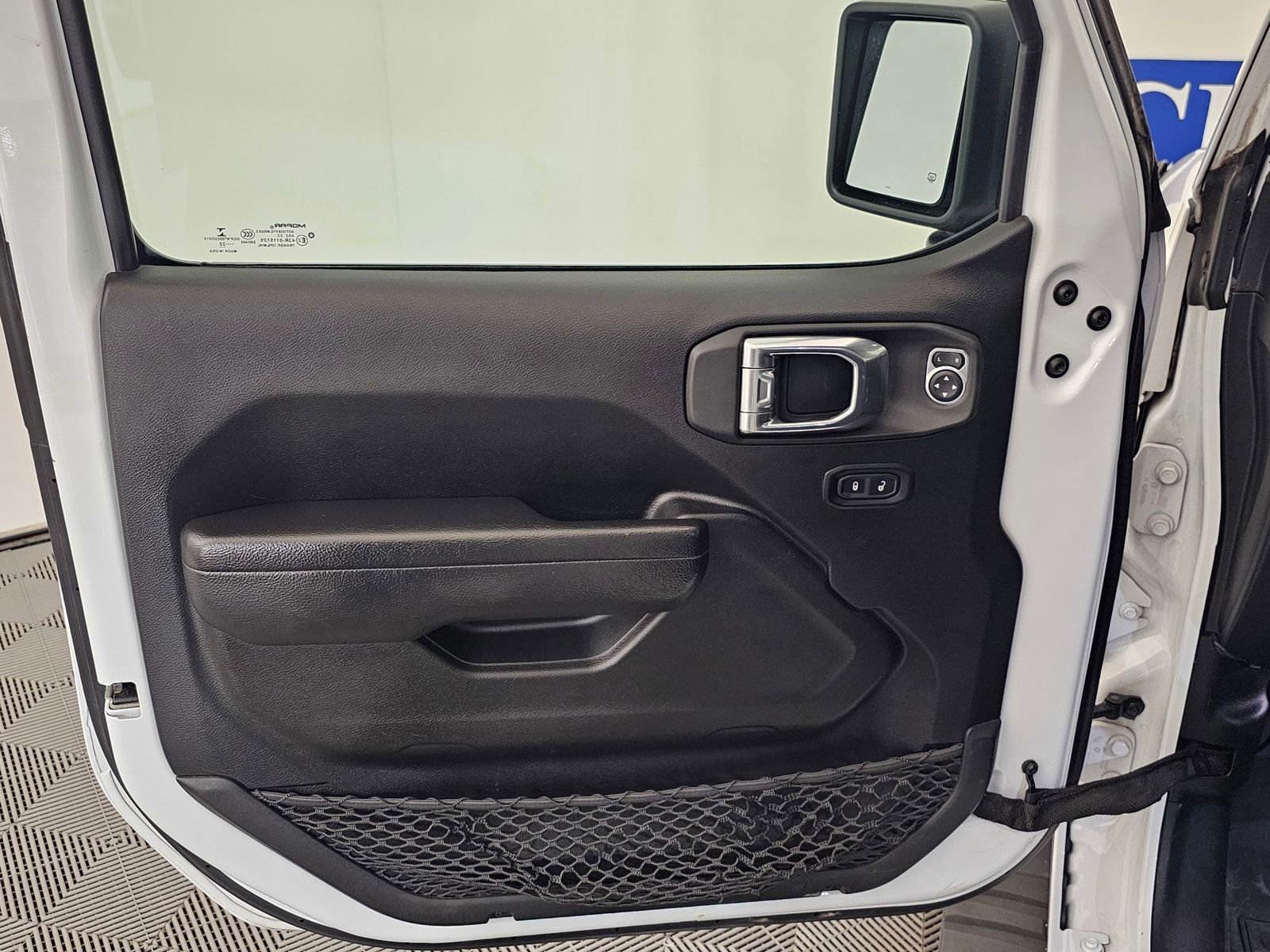 Used 2022 Jeep Gladiator Sport image 10