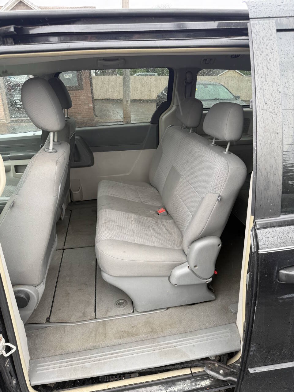 Used 2008 Chrysler Town & Country LX FWD image 17