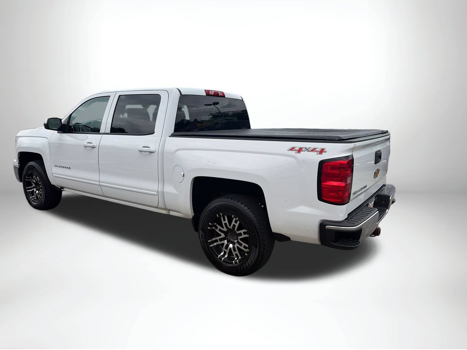 Used 2015 Chevrolet Silverado 1500 LT AWD/4WD image 3
