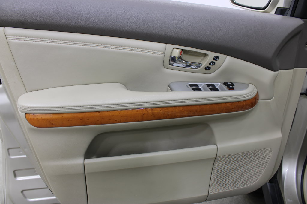 Used 2004 Lexus RX 330 FWD image 15