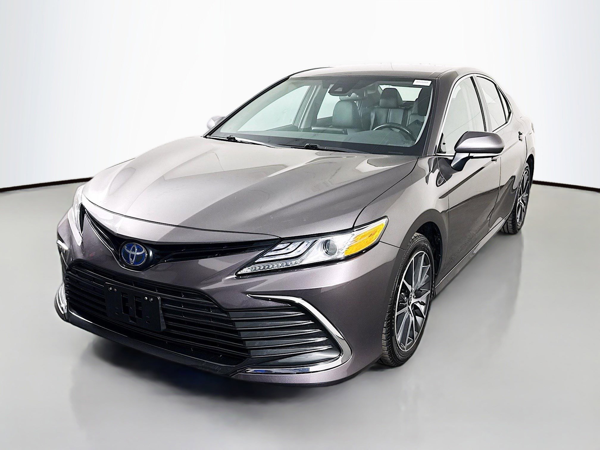 Used 2022 Toyota Camry XLE image 4