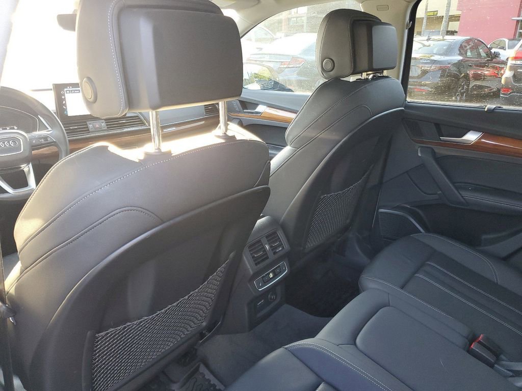 Used 2021 Audi Q5 Prestige w/ Prestige Package image 12